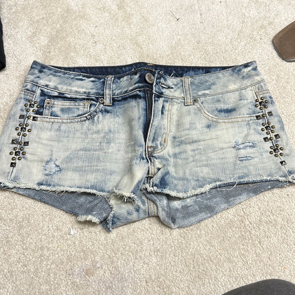 Jean shorts. Super cute !